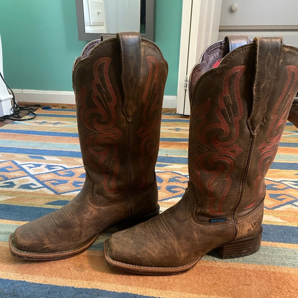 Ariat drysheild cowboy boots